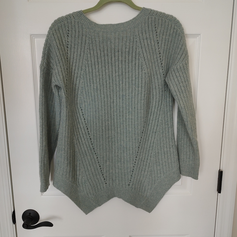 Garnet Hill Soft Cashmere Crewneck Asymmetrical Seafoam Mint Green Sweater Sz XS - Picture 3 of 9
